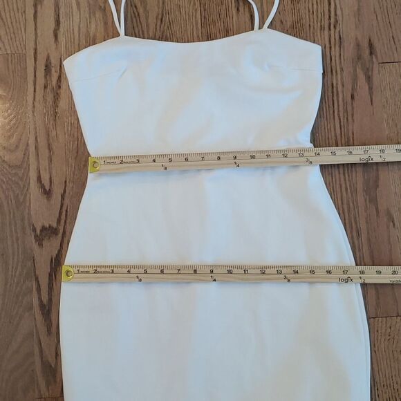 LULUS WHITE KNIT SPAGHETTI STRAP SHEATH DRESS RUFFLE BOTTOM SIZE MEDIUM SUMMER - Picture 14 of 14